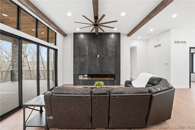 Welcome to your new modern retreat in Porto Cima. This stunning - photo 26