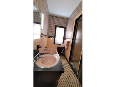 Located in the exclusive and prestigious neighborhood of - photo 31