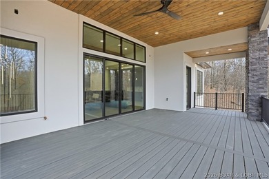 Welcome to your new modern retreat in Porto Cima. This stunning - photo 33