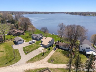 Life on all-sports Dickerson Lake is about more than a home - photo 41