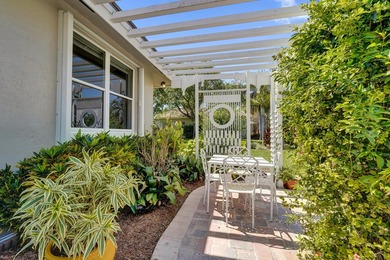 Welcome to this exceptional Davie home on a lush builder's acre! - photo 11