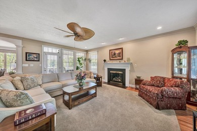 Stunning Lakefront Contemporary  Designed for comfortable - photo 20