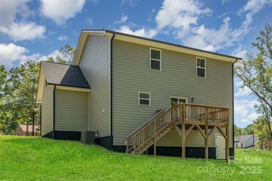 SELLER OFFERING $10K TOWARDS A 2/1 RATE BUYDOWN WITH ACCEPTABLE - photo 21