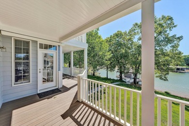 Stunning Lakefront Contemporary  Designed for comfortable - photo 23
