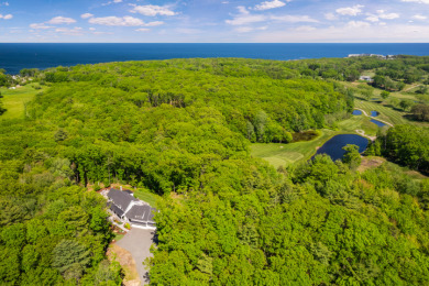 Singular site, Custom built with love, 5 acre lot - photo 2