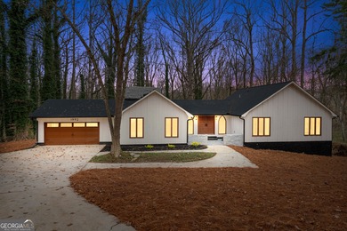 Lake Spivey Home For Sale in Jonesboro Georgia