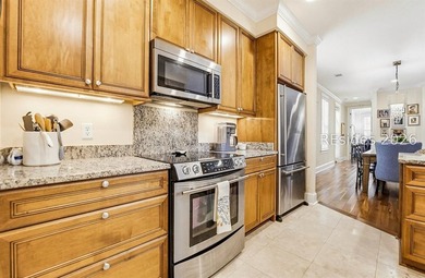 Luxury Lady's Island condominium in the highly sought-after - photo 15