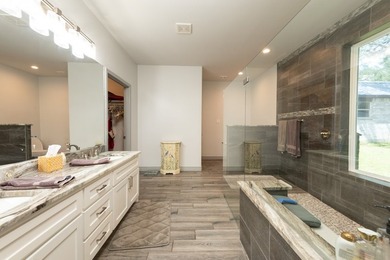 DISCOVER CASUAL, ELEGANT LAKE LIVING WITH THIS BEAUTIFULLY - photo 16