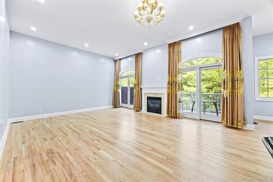 Welcome to 11 Belvedere Court, Manhasset, located within the - photo 18