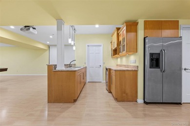Welcome to 11 Belvedere Court, Manhasset, located within the - photo 38