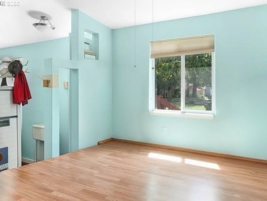 Enjoy spacious, comfortable living in this well-maintained - photo 11