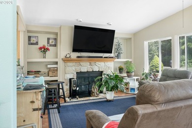 Enjoy spacious, comfortable living in this well-maintained - photo 13