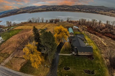 Extraordinary Lakeside Legacy Estate on Cemetery Point Peninsula - photo 13