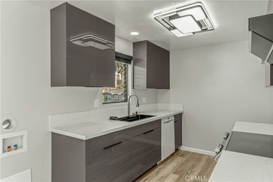 LOCATION! Remodeled Downtown Long Beach condo with 2 BEDROOMS - photo 14