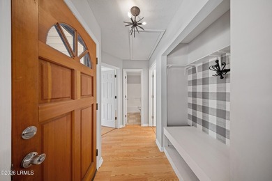 Welcome to 20 Cedar Crest Circle! A well-maintained single-story - photo 16