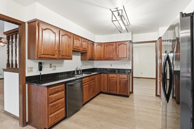 Sprawling CUSTOM-BUILT BRICK AND CEDAR RANCH with over 2,400 sq - photo 16