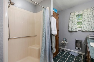 Welcome to your ideal lake getaway or permanent retreat! This - photo 16