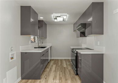 LOCATION! Remodeled Downtown Long Beach condo with 2 BEDROOMS - photo 17