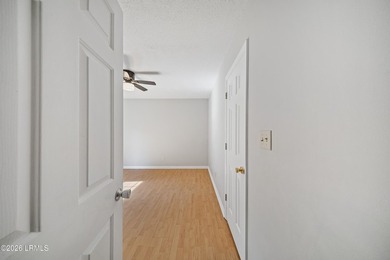 Welcome to 20 Cedar Crest Circle! A well-maintained single-story - photo 20