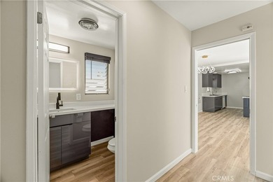 LOCATION! Remodeled Downtown Long Beach condo with 2 BEDROOMS - photo 22