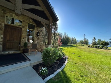 Extraordinary Lakeside Legacy Estate on Cemetery Point Peninsula - photo 23