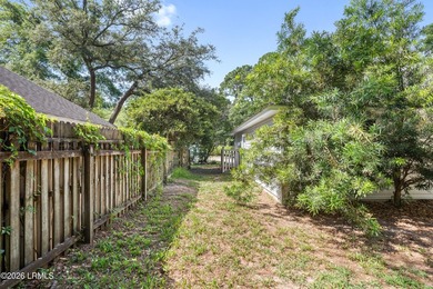 Welcome to 20 Cedar Crest Circle! A well-maintained single-story - photo 27