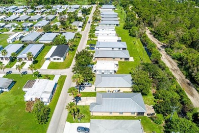 RARE Find! 3 Bedrooms/2 Baths! Spacious living area for you and - photo 31