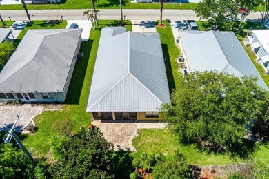 RARE Find! 3 Bedrooms/2 Baths! Spacious living area for you and - photo 32