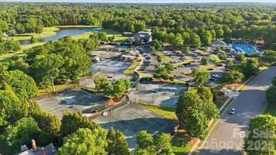An exceptional opportunity to own a beautiful golf course home - photo 33