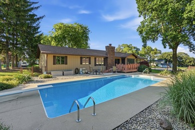 Sprawling CUSTOM-BUILT BRICK AND CEDAR RANCH with over 2,400 sq - photo 34