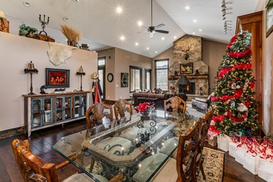 Extraordinary Lakeside Legacy Estate on Cemetery Point Peninsula - photo 34