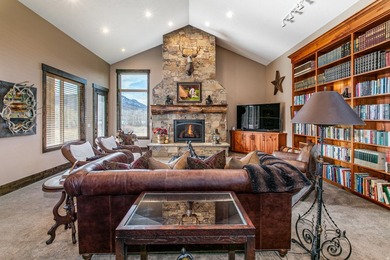 Extraordinary Lakeside Legacy Estate on Cemetery Point Peninsula - photo 35