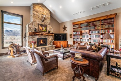 Extraordinary Lakeside Legacy Estate on Cemetery Point Peninsula - photo 36