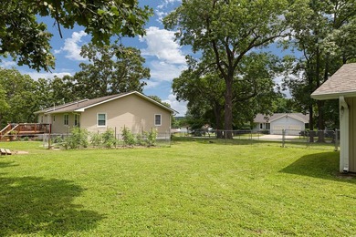 Welcome to your ideal lake getaway or permanent retreat! This - photo 38