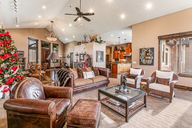 Extraordinary Lakeside Legacy Estate on Cemetery Point Peninsula - photo 38