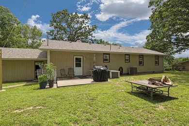 Welcome to your ideal lake getaway or permanent retreat! This - photo 40