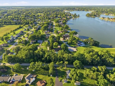 Sprawling CUSTOM-BUILT BRICK AND CEDAR RANCH with over 2,400 sq - photo 42