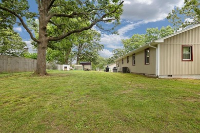 Welcome to your ideal lake getaway or permanent retreat! This - photo 43