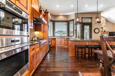 Extraordinary Lakeside Legacy Estate on Cemetery Point Peninsula - photo 43