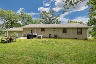 Welcome to your ideal lake getaway or permanent retreat! This - photo 44