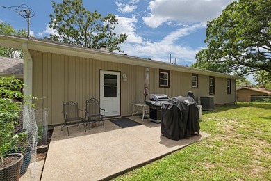 Welcome to your ideal lake getaway or permanent retreat! This - photo 45