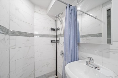 Come experience this beautiful oasis in the Pelham Gardens - photo 17