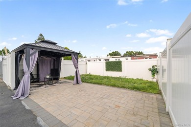 Come experience this beautiful oasis in the Pelham Gardens - photo 29