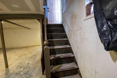 Here is a rare opportunity to own a well-cared for duplex - photo 31