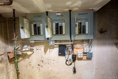 Here is a rare opportunity to own a well-cared for duplex - photo 32