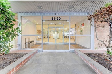 Discover a rare junior 4 converted into a 2-bedroom apartment - photo 3