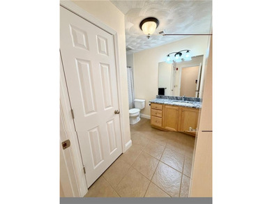 Move right in to this pristine condo located in the heart of - photo 11