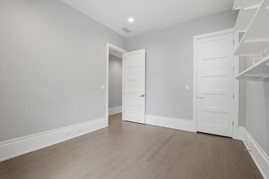 Exceptional 3-bed, 2.5 bath corner condo in a boutique elevator - photo 11