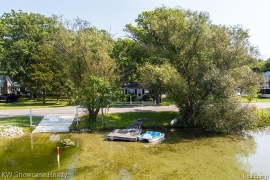 (private lake, pond, creek) Home For Sale in Hartland Michigan