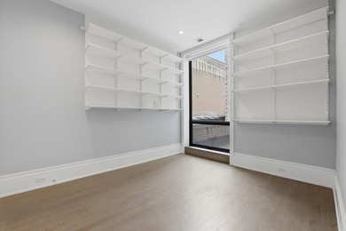 Exceptional 3-bed, 2.5 bath corner condo in a boutique elevator - photo 12